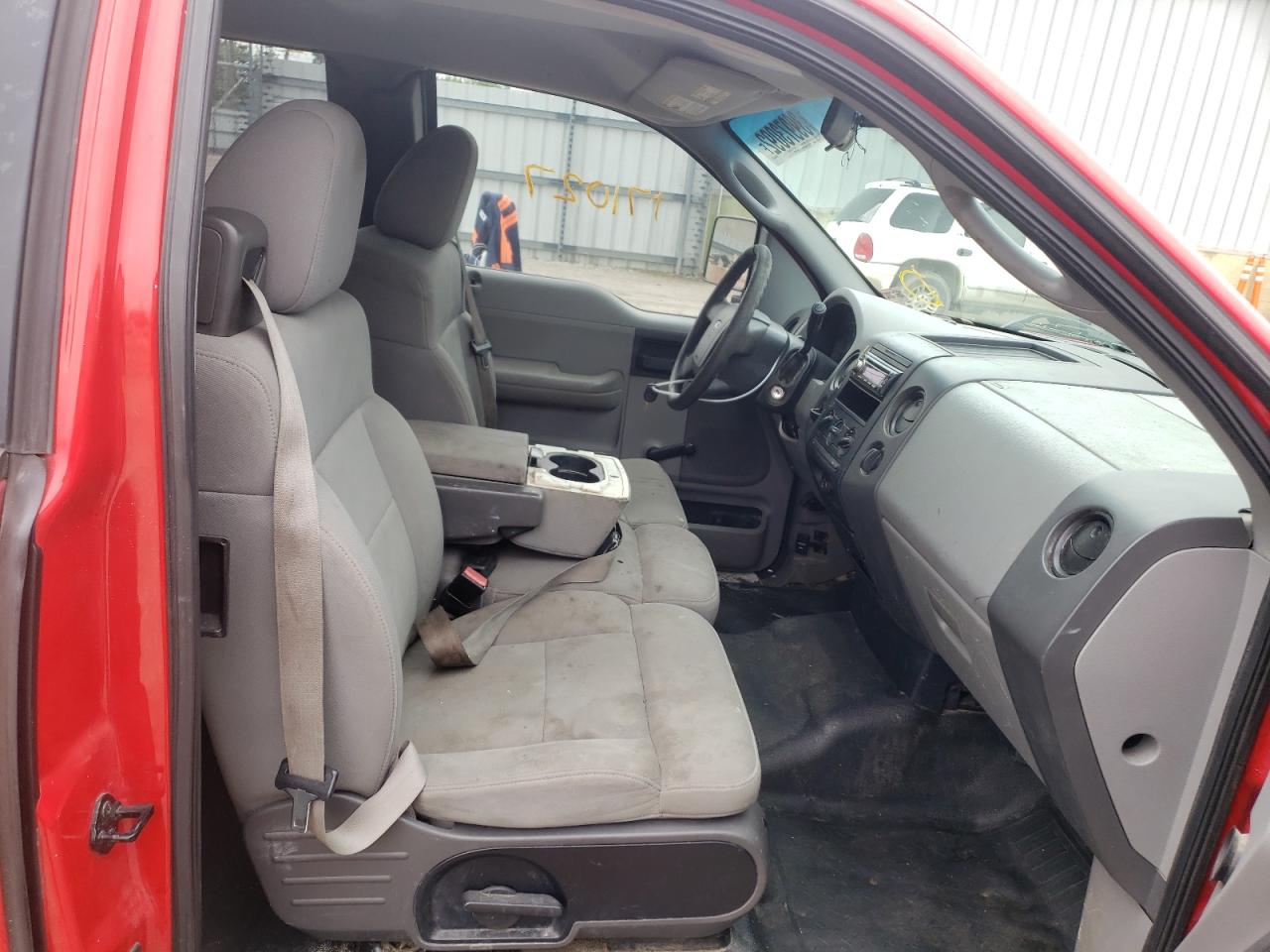 Photo 5 from auction – 2005 FORD F150 with VIN 1FTRX12WX5NA13410