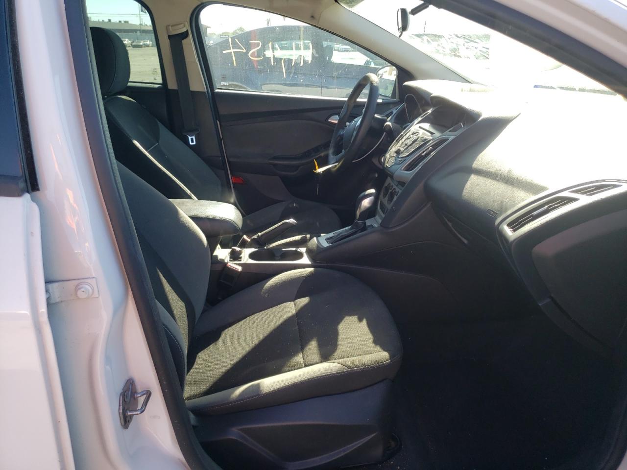 Photo 5 from auction – 2014 FORD FOCUS SE with VIN 1FADP3F28EL255935