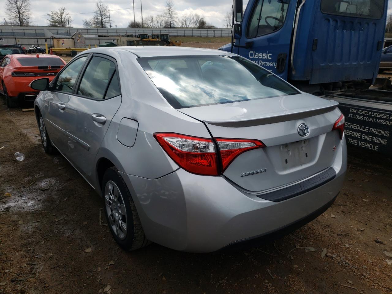 Photo 3 from auction – 2015 TOYOTA COROLLA L with VIN 5YFBURHE3FP327279