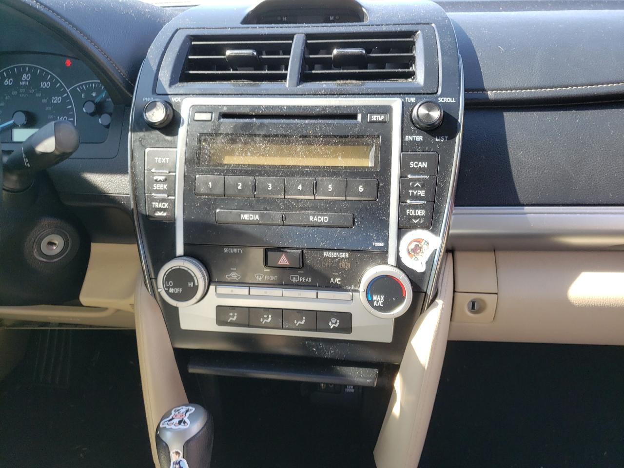 Photo 9 from auction – 2012 TOYOTA CAMRY BASE with VIN 4T1BF1FK7CU633030