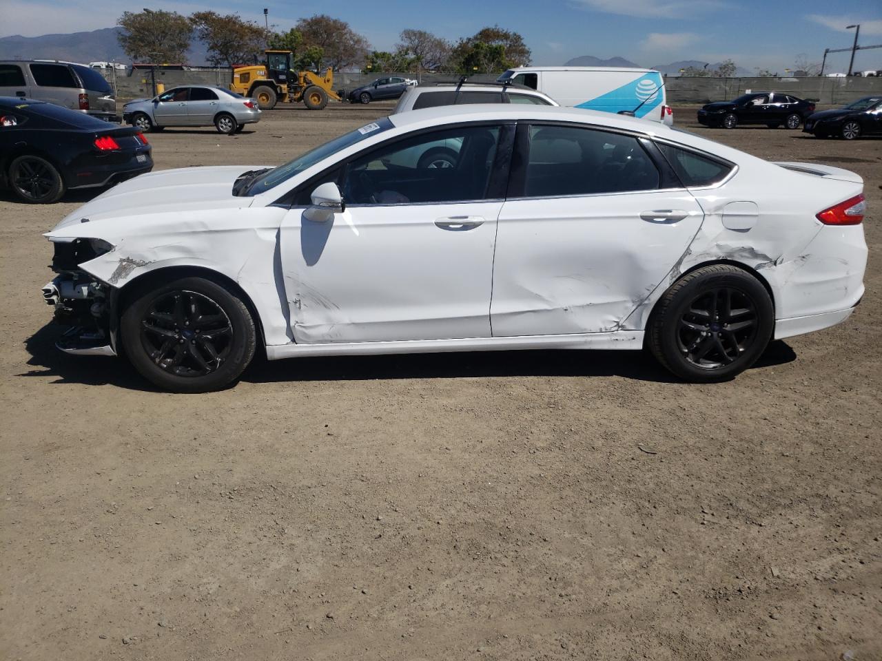 Photo 9 from auction – 2014 FORD FUSION SE with VIN 3FA6P0H79ER392304