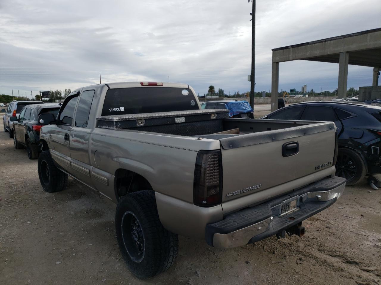 Photo 3 from auction – 2000 CHEVROLET SILVERADO with VIN 2GCEC19T5Y1129495