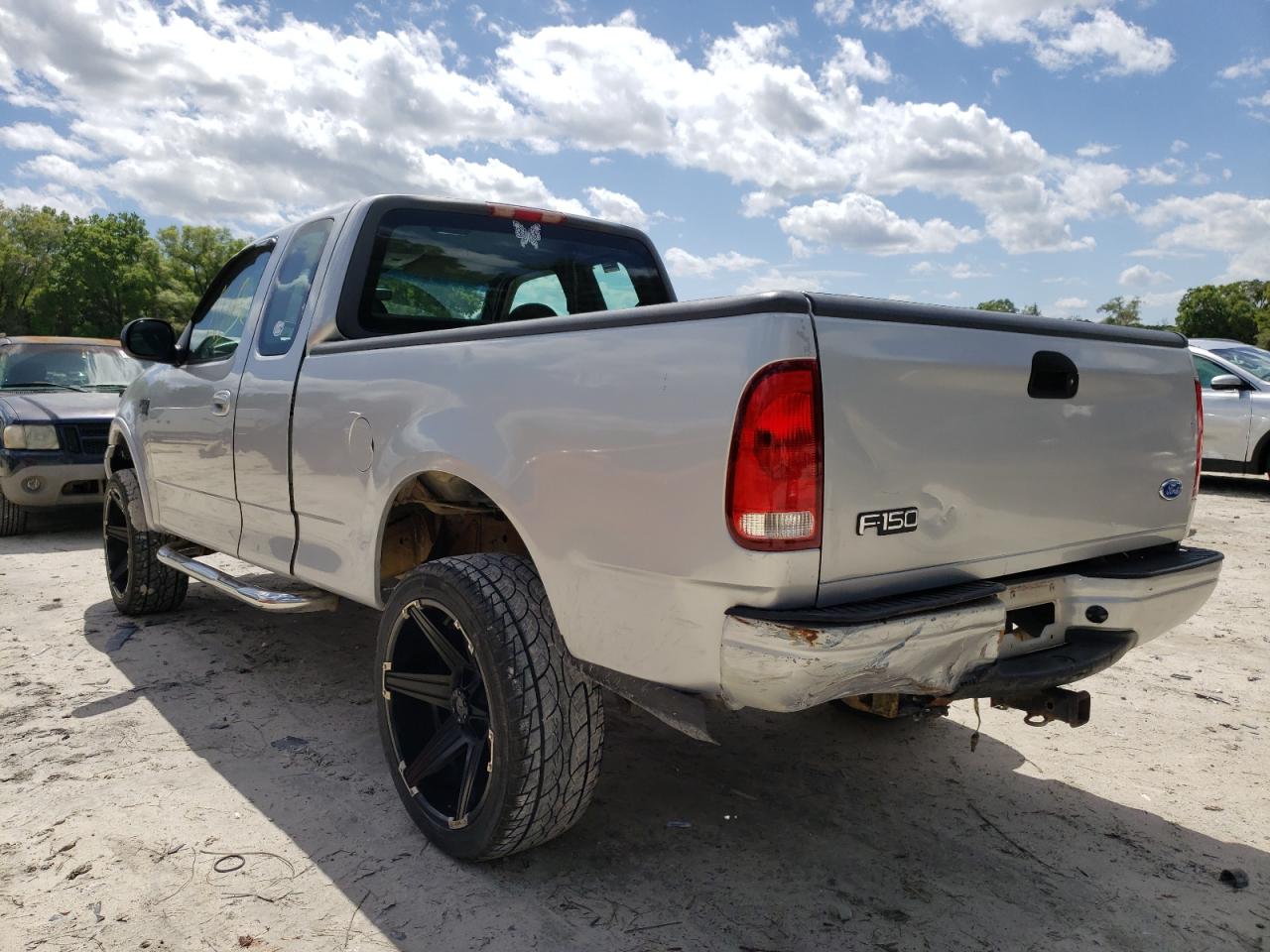 Фото 3 с аукциона – 2000 FORD F150 с VIN 1FTRX18W7YNA88187