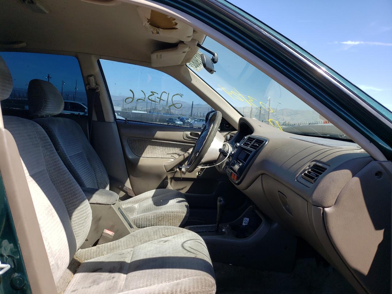 Photo 5 from auction – 2000 HONDA CIVIC BASE with VIN 2HGEJ6611YH568773