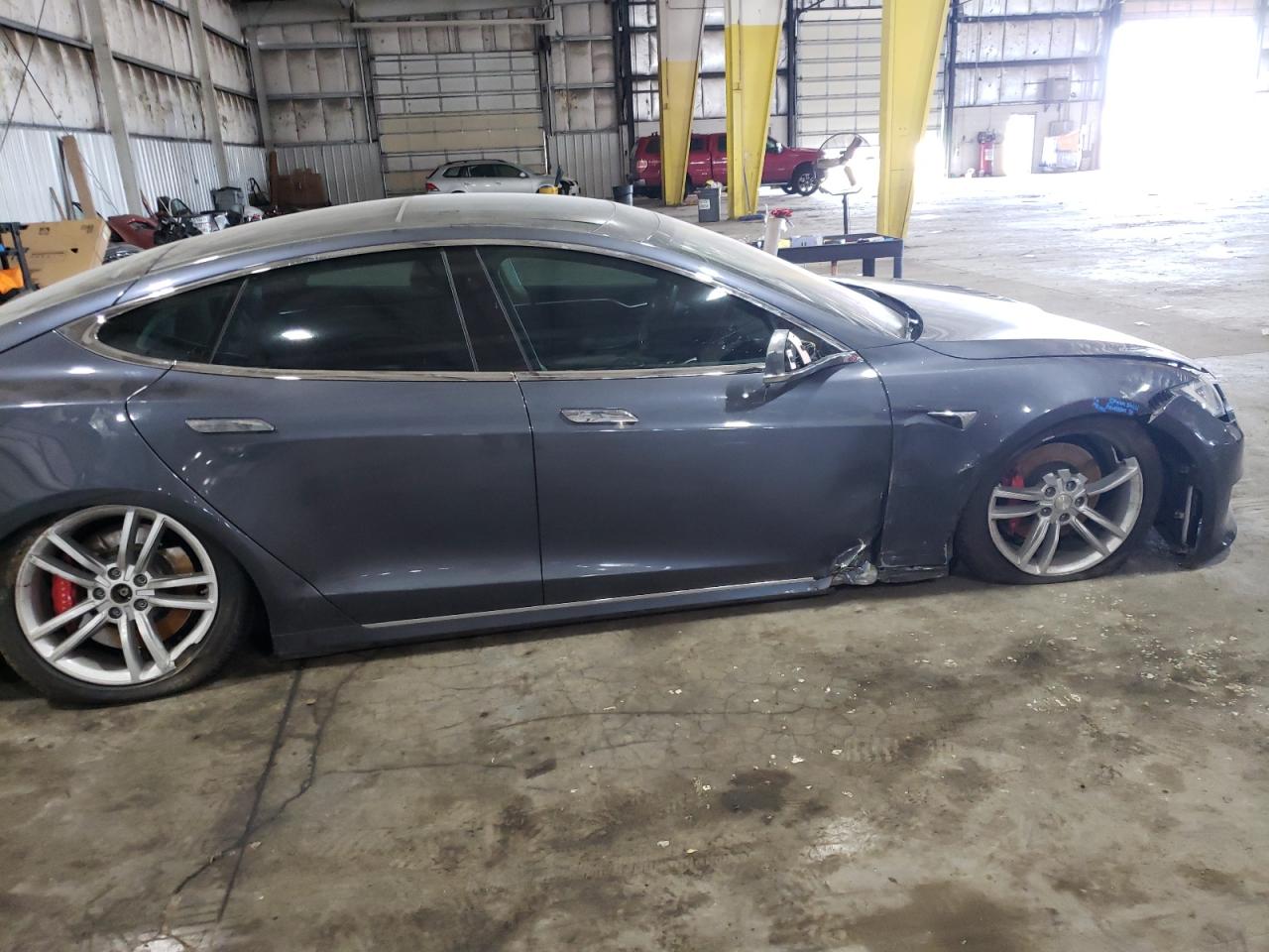 Photo 9 from auction – 2017 TESLA MODEL S with VIN 5YJSA1E42HF199024