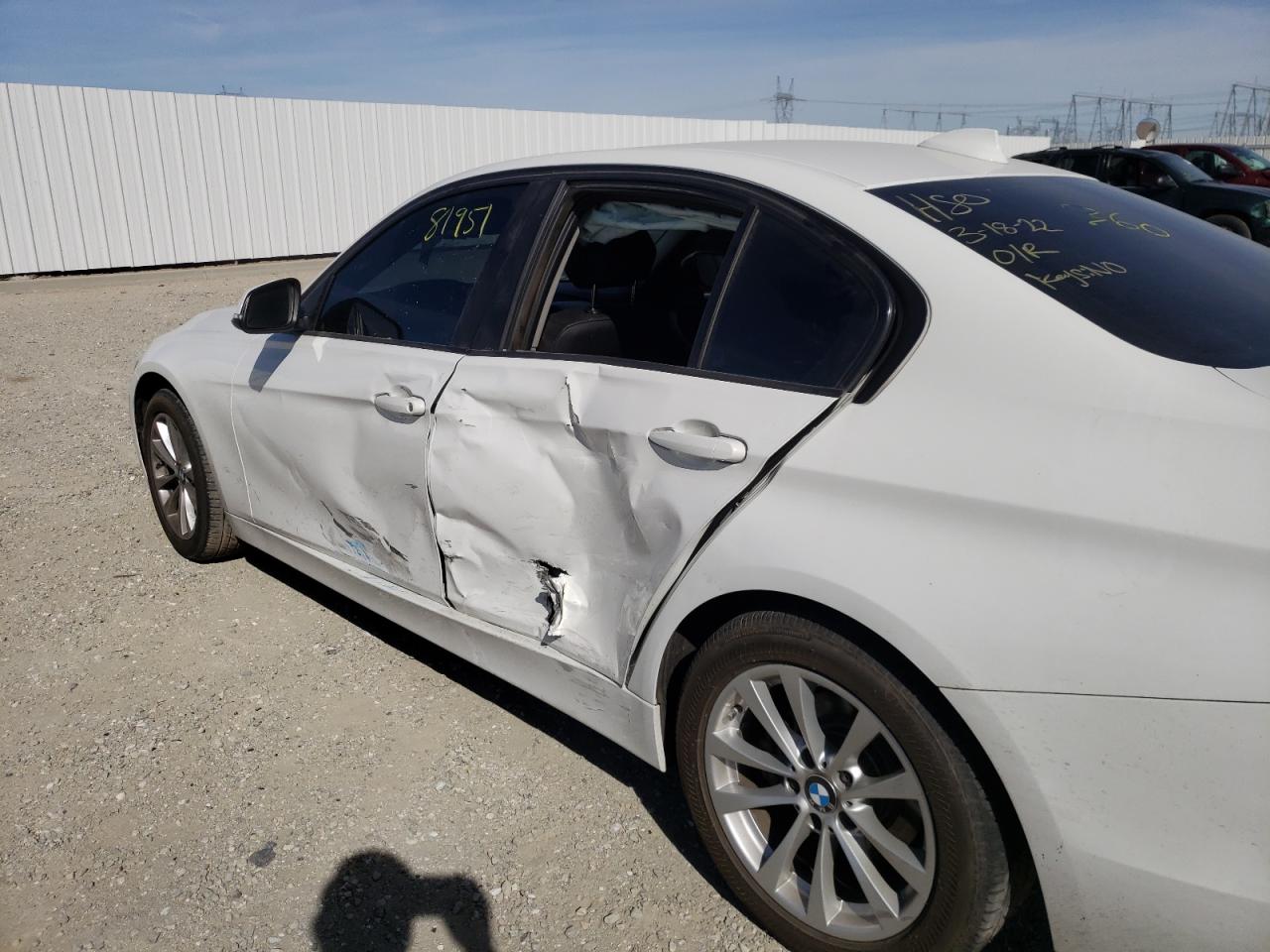 Photo 9 from auction – 2017 BMW 320 I with VIN WBA8E1G59HNU15275