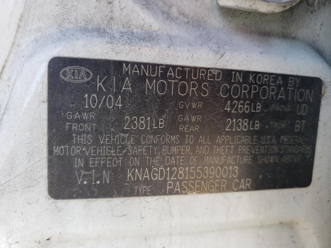 Photo 10 from auction – 2005 KIA OPTIMA LX with VIN KNAGD128155390013