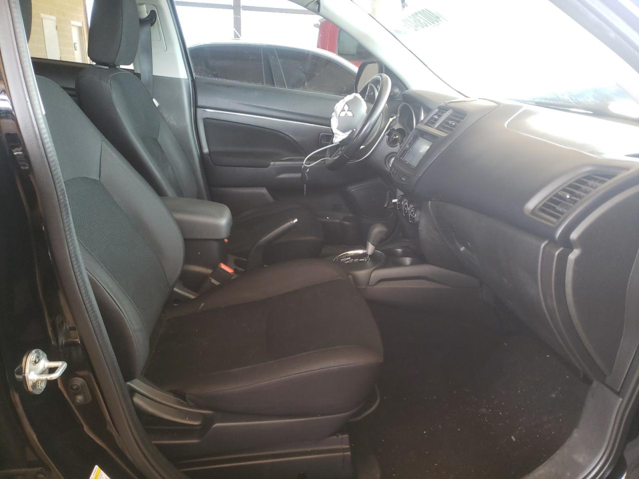 Photo 5 from auction – 2015 MITSUBISHI OUTLANDER with VIN 4A4AP3AU4FE045093