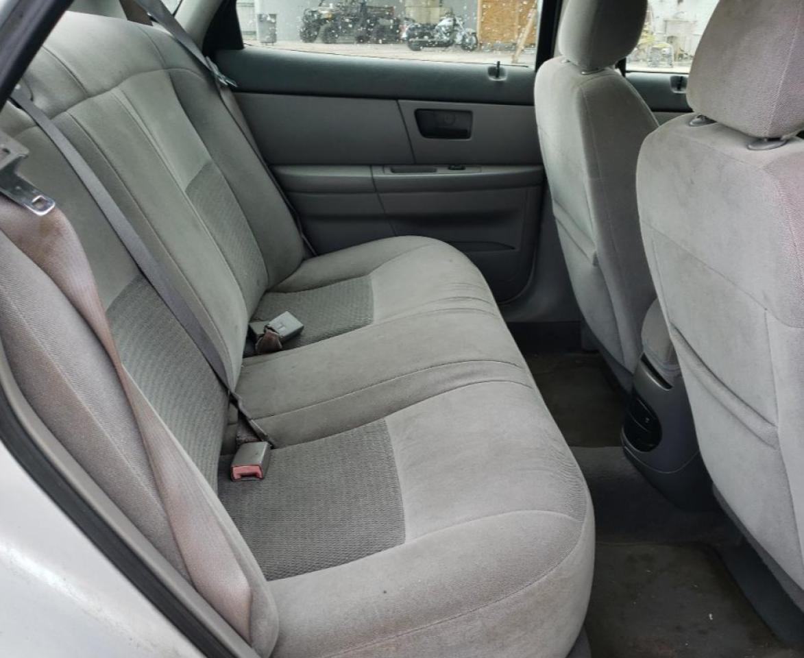 Photo 6 from auction – 2006 FORD TAURUS SE with VIN 1FAFP53U06A123050