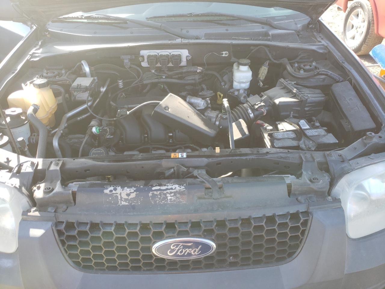 Photo 7 from auction – 2005 FORD ESCAPE XLT with VIN 1FMYU93115KD41978