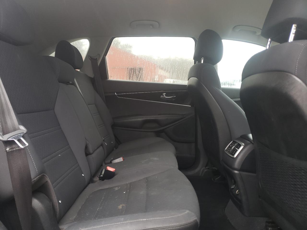 Photo 6 from auction – 2017 KIA SORENTO LX with VIN 5XYPGDA58HG337355