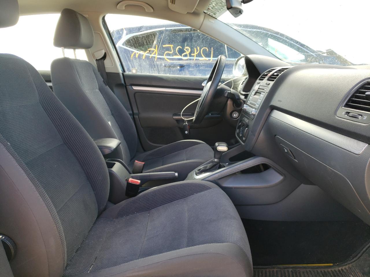 Photo 5 from auction – 2007 VOLKSWAGEN JETTA 2.5 with VIN 3VWSF81K17M007288