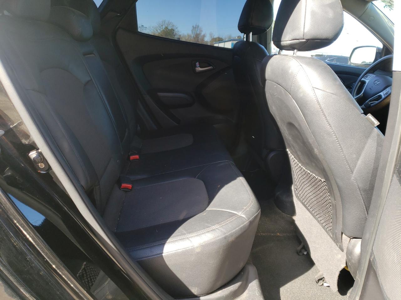 Photo 6 from auction – 2011 HYUNDAI TUCSON with VIN KM8JU3AC1BU306179