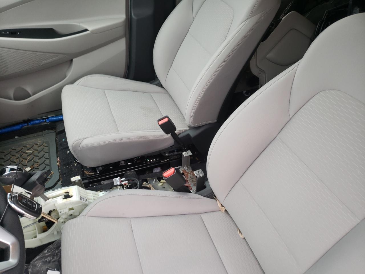 Photo 9 from auction – 2019 HYUNDAI TUCSON SE with VIN KM8J2CA41KU068042