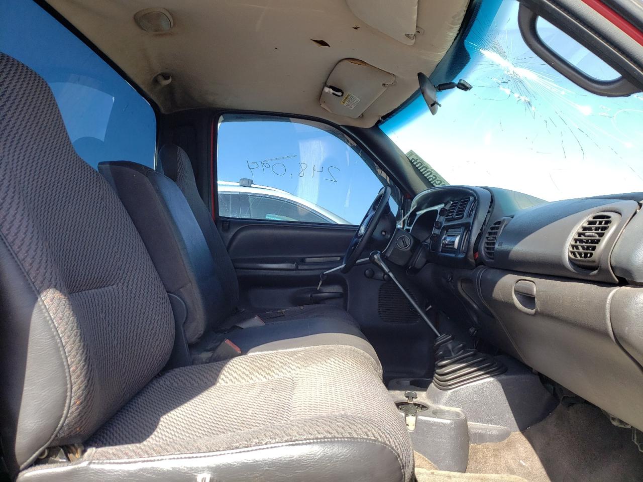 Photo 5 from auction – 2001 DODGE RAM 1500 with VIN 1B7HC16XX1S300753