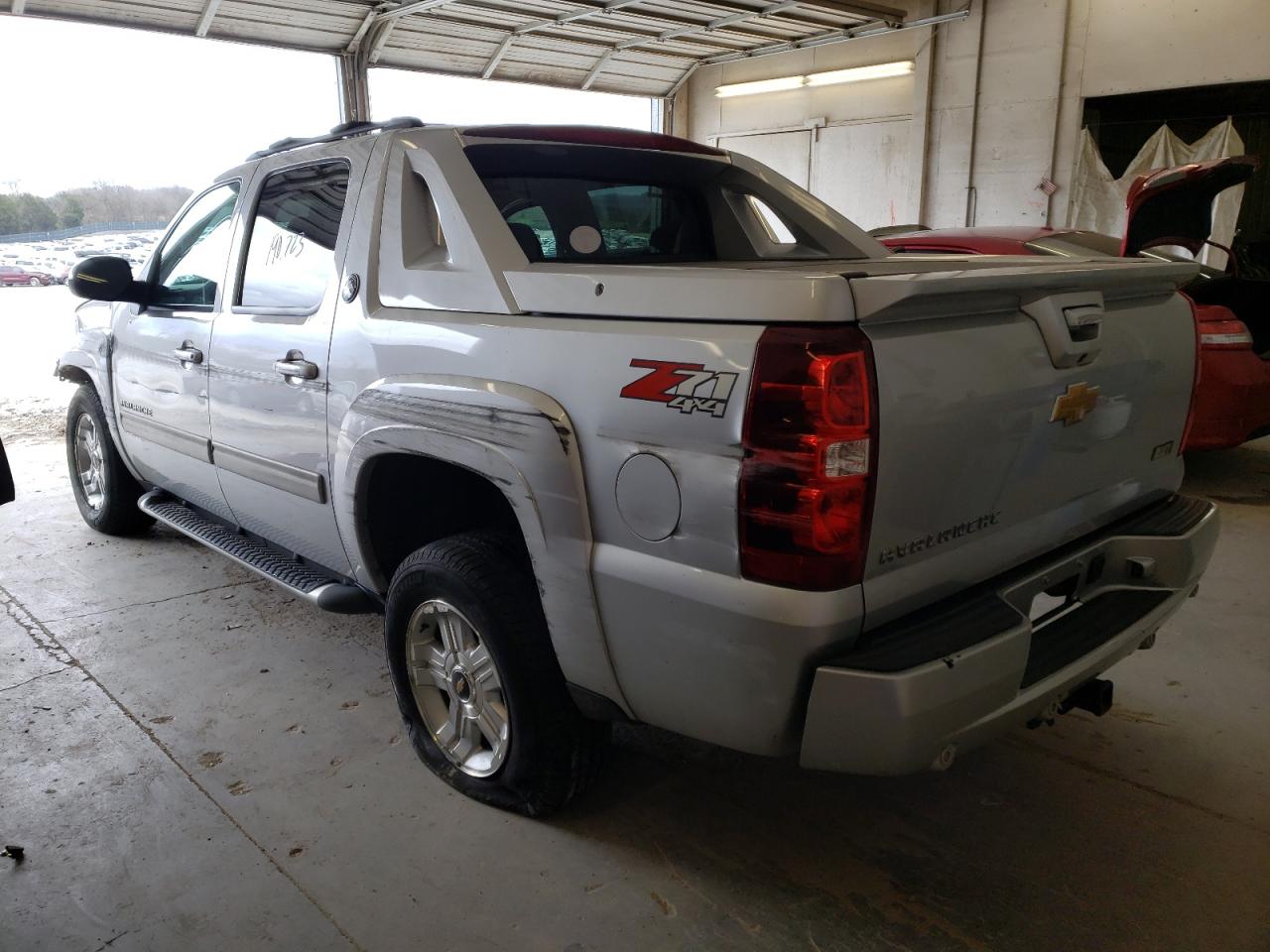 Photo 3 from auction – 2013 CHEVROLET AVALANCHE with VIN 3GNTKFE75DG303414