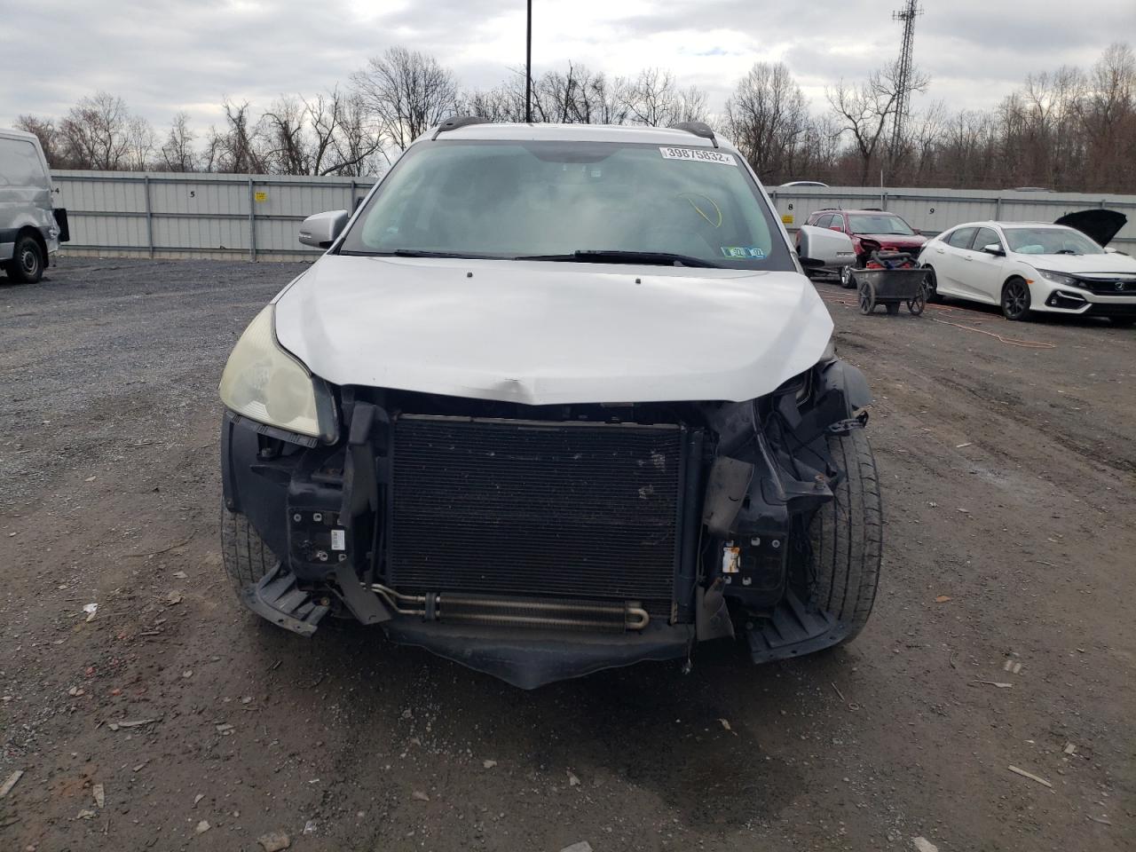 Photo 9 from auction – 2010 CHEVROLET TRAVERSE L with VIN 1GNLRFED5AJ196926