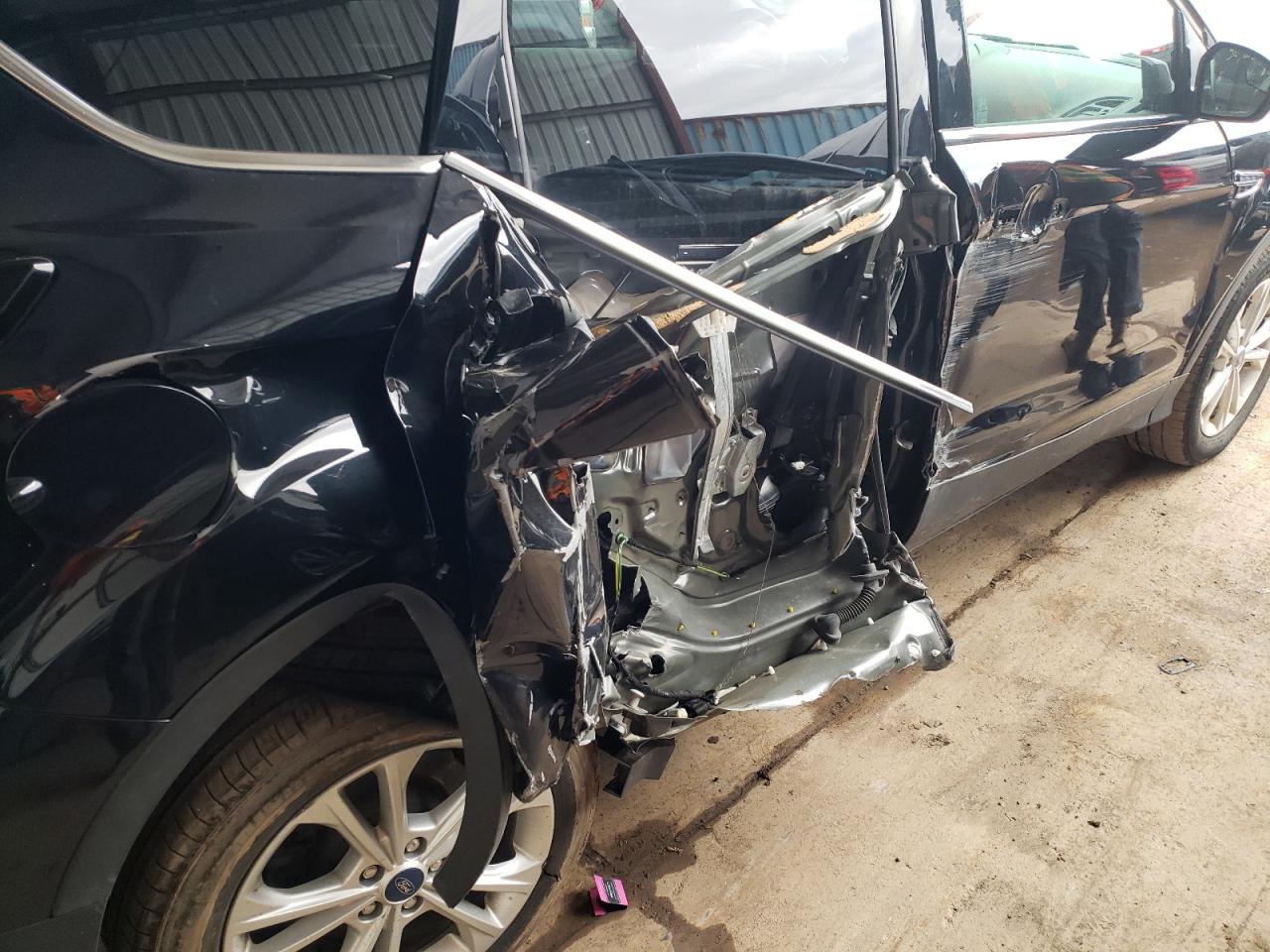Photo 9 from auction – 2019 FORD ESCAPE SE with VIN 1FMCU9GD6KUB80963
