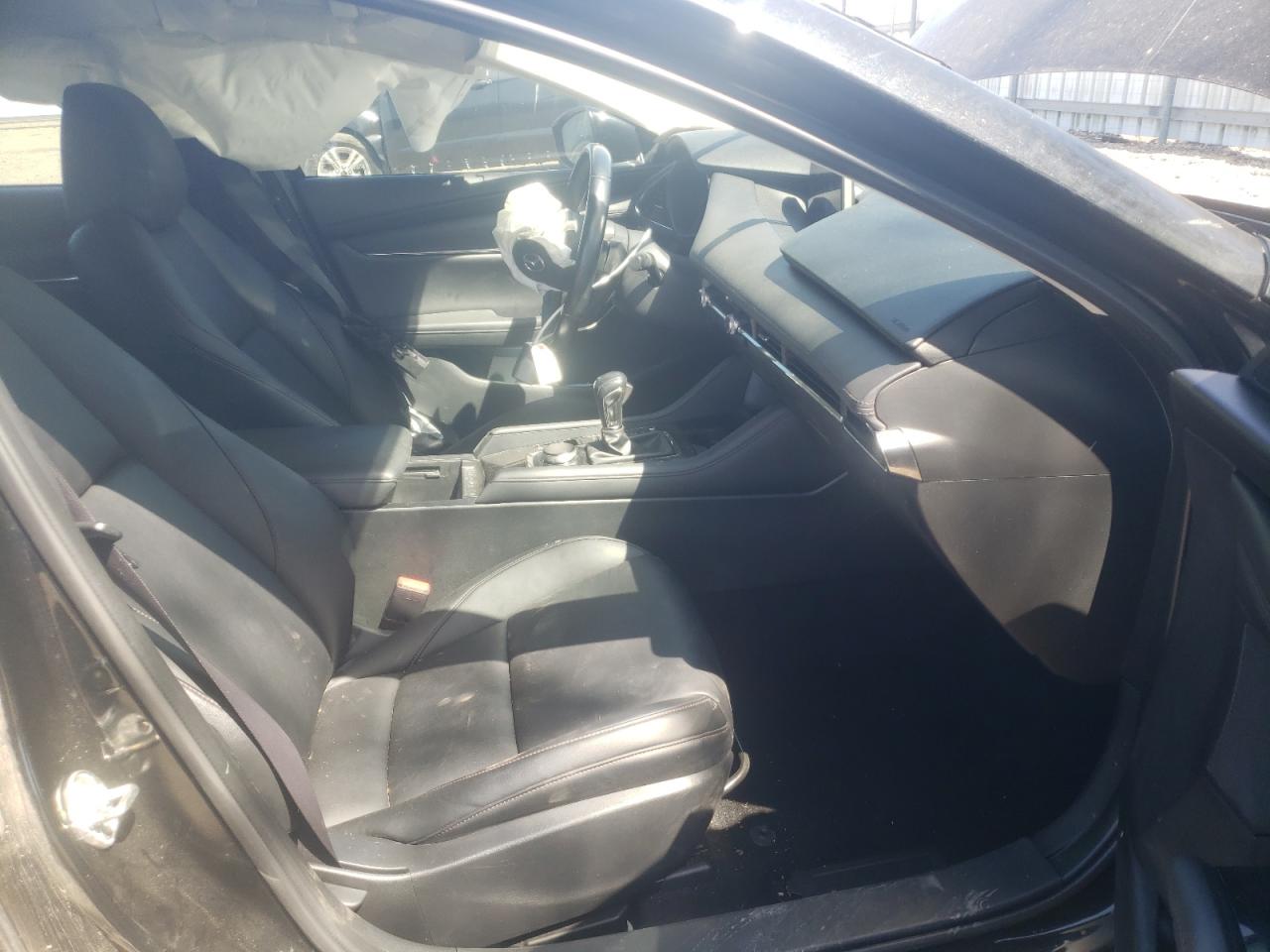 Photo 5 from auction – 2019 MAZDA 3 PREFERRE with VIN JM1BPACLXK1107747
