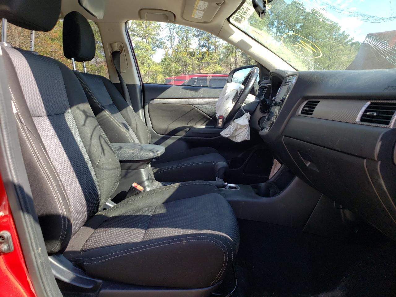 صورة رقم 5 من المزاد - 2016 MITSUBISHI OUTLANDER مع VIN JA4AD3A37GZ006137