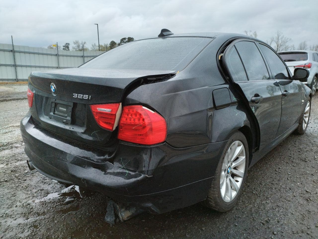 Photo 9 from auction – 2011 BMW 328 XI SUL with VIN WBAPK5C54BA654295