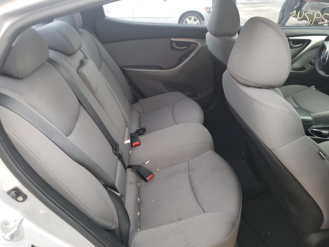 Photo 6 from auction – 2012 HYUNDAI ELANTRA GL with VIN 5NPDH4AE0CH079897