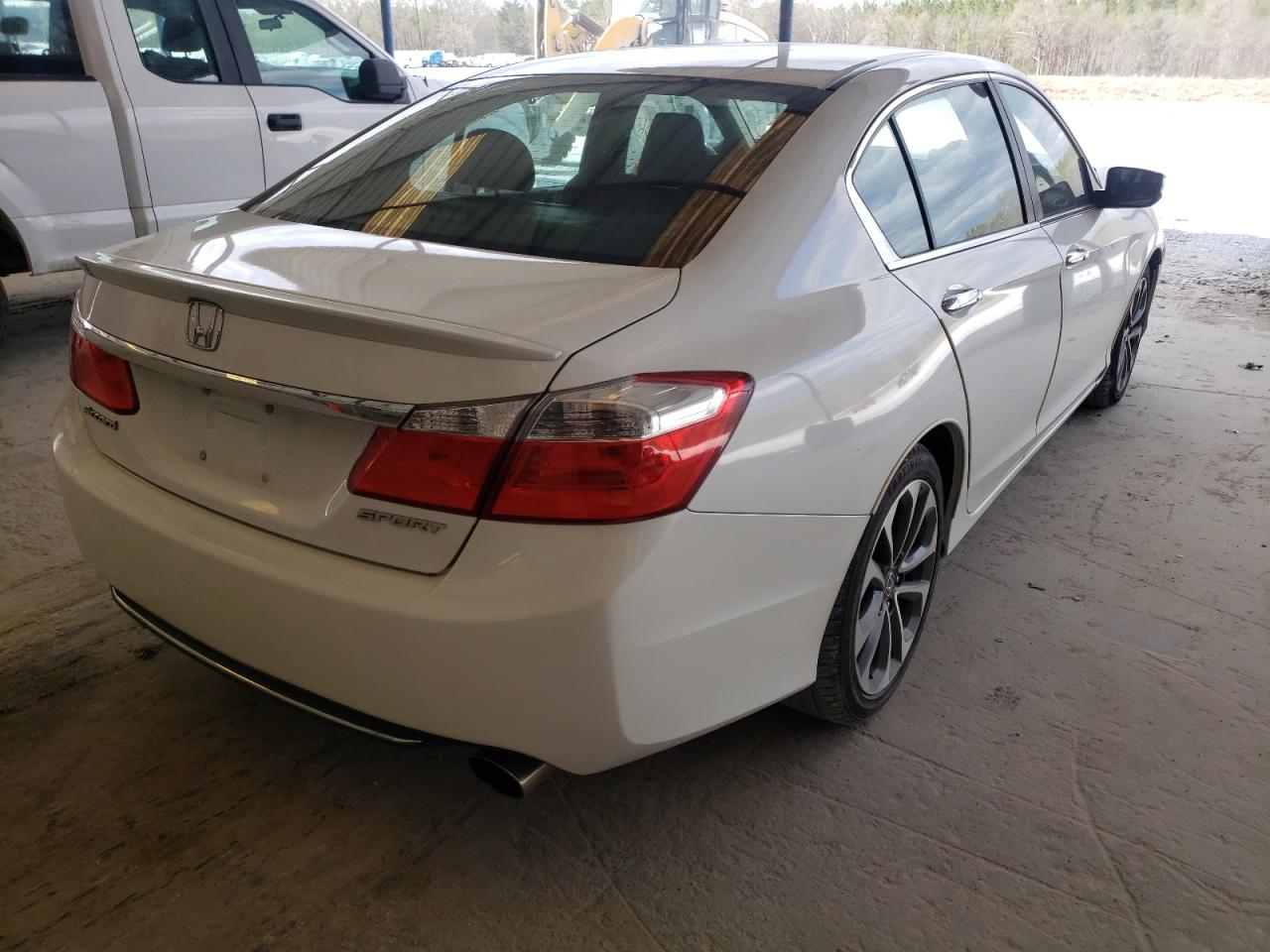 Photo 4 from auction – 2015 HONDA ACCORD SPO with VIN 1HGCR2F53FA176479
