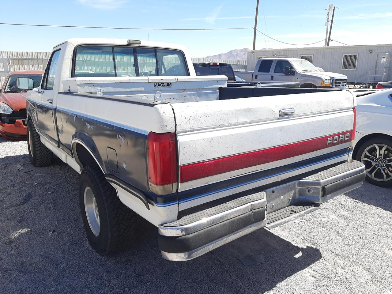 Photo 3 from auction – 1990 FORD F150 with VIN 2FTEF14N2LCA56499