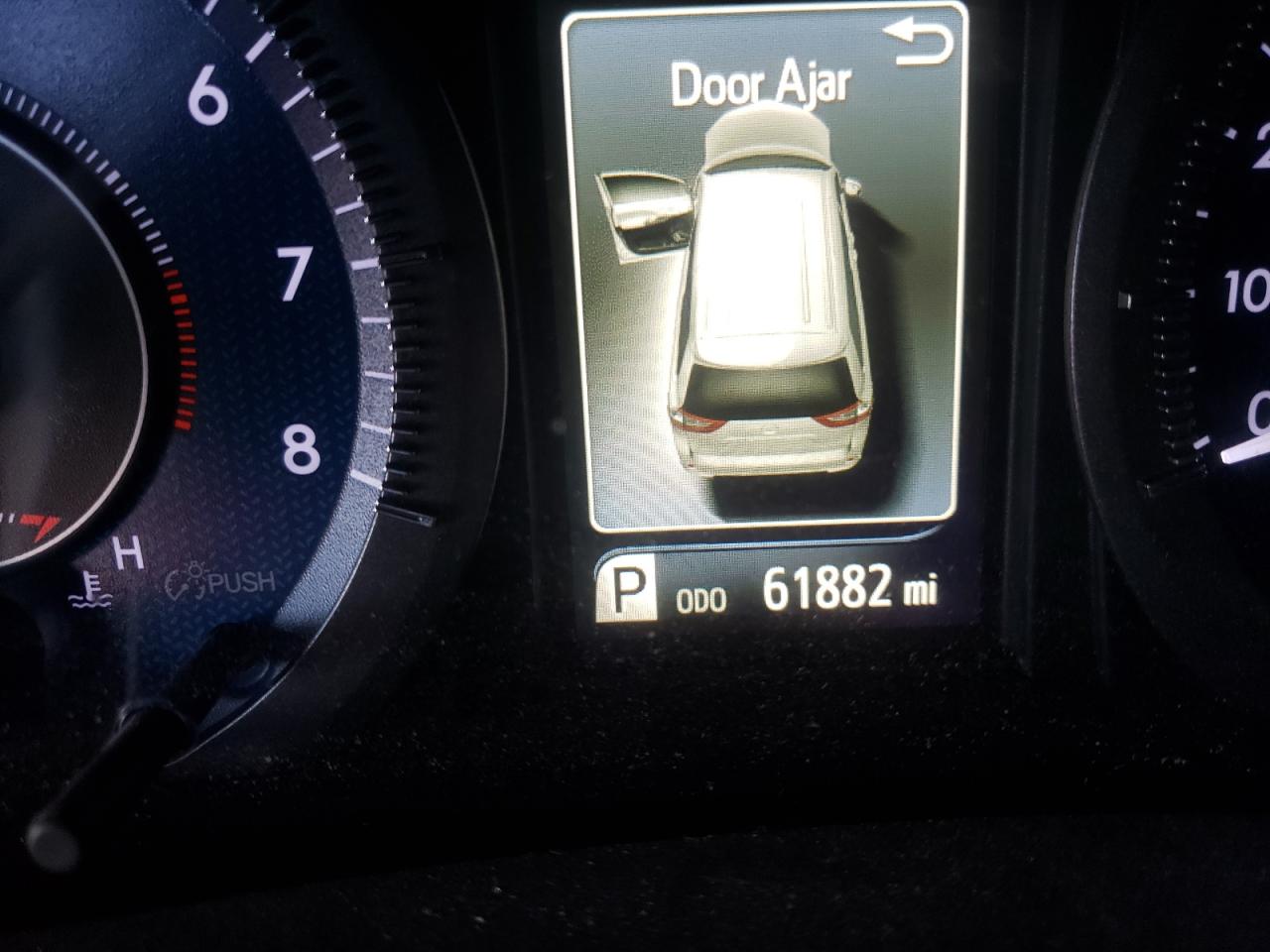 Photo 8 from auction – 2018 TOYOTA SIENNA XLE with VIN 5TDDZ3DC1JS198034