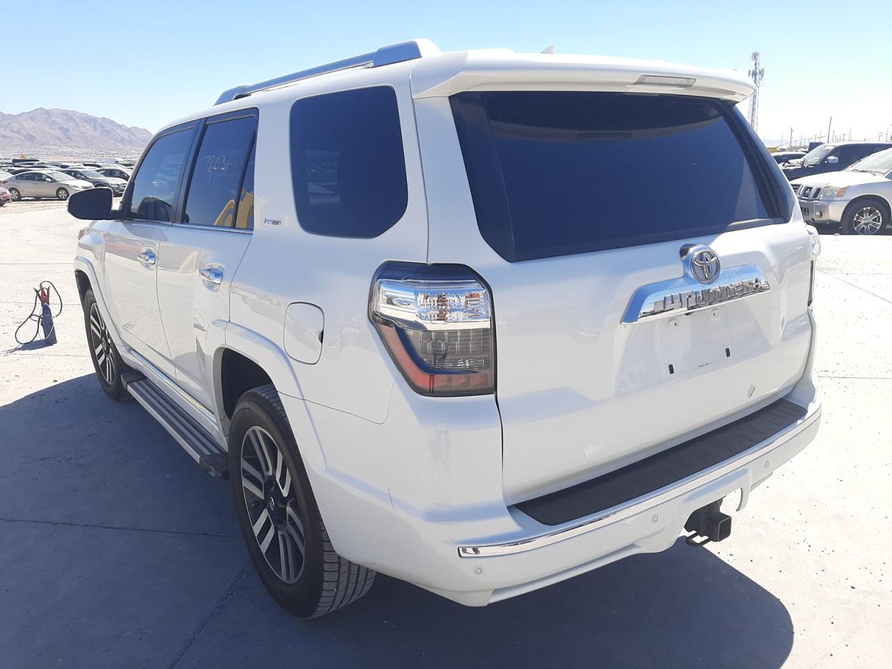 Photo 3 from auction – 2015 TOYOTA 4RUNNER SR with VIN JTEBU5JR0F5272773