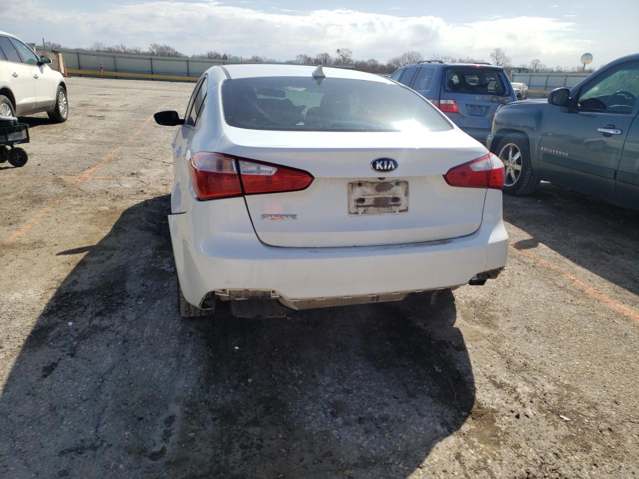 Photo 9 from auction – 2016 KIA FORTE LX with VIN KNAFX4A61G5516538