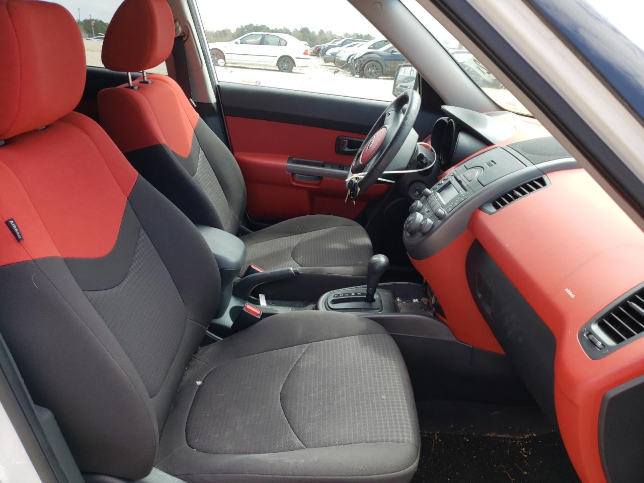 Photo 5 from auction – 2010 KIA SOUL with VIN KNDJT2A21A7052589