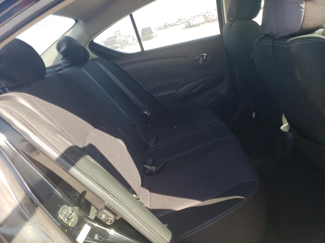 Photo 6 from auction – 2017 NISSAN VERSA S with VIN 3N1CN7AP1HL892053