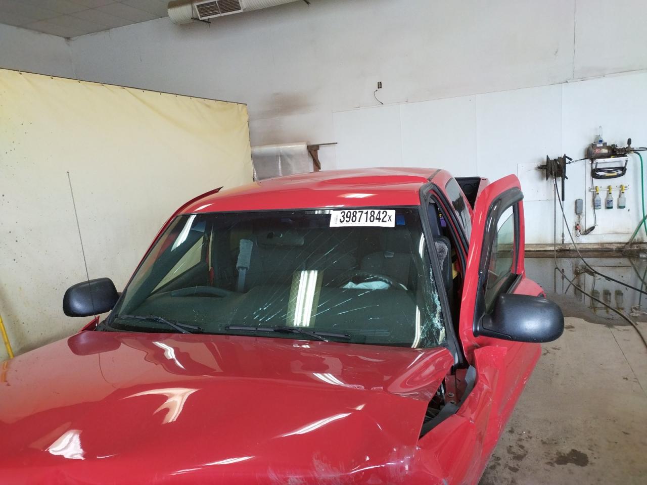 Photo 10 from auction – 1999 CHEVROLET SILVERADO with VIN 1GCEK19T8XE243393