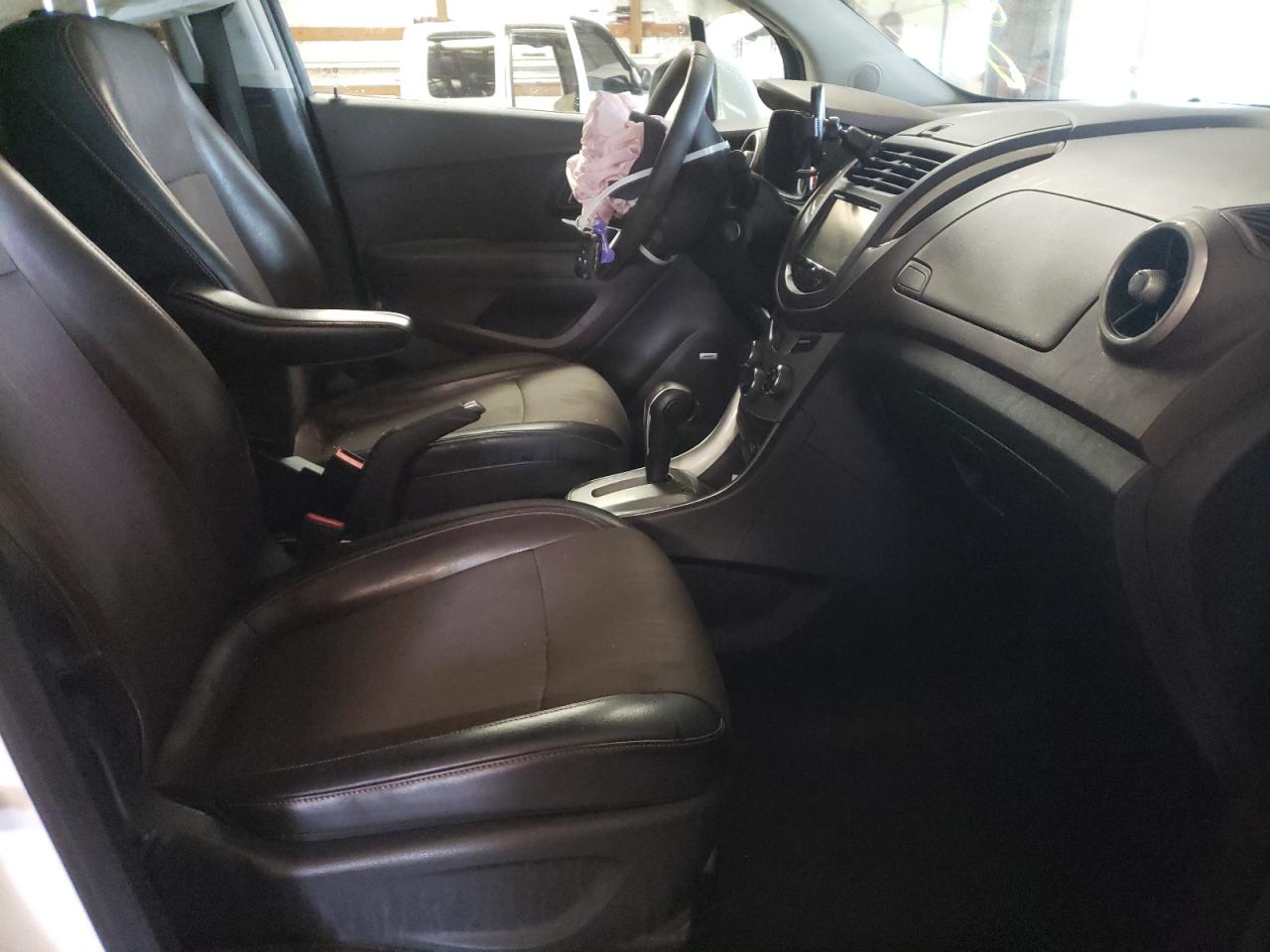 Photo 5 from auction – 2015 CHEVROLET TRAX 1LT with VIN KL7CJRSB2FB065231