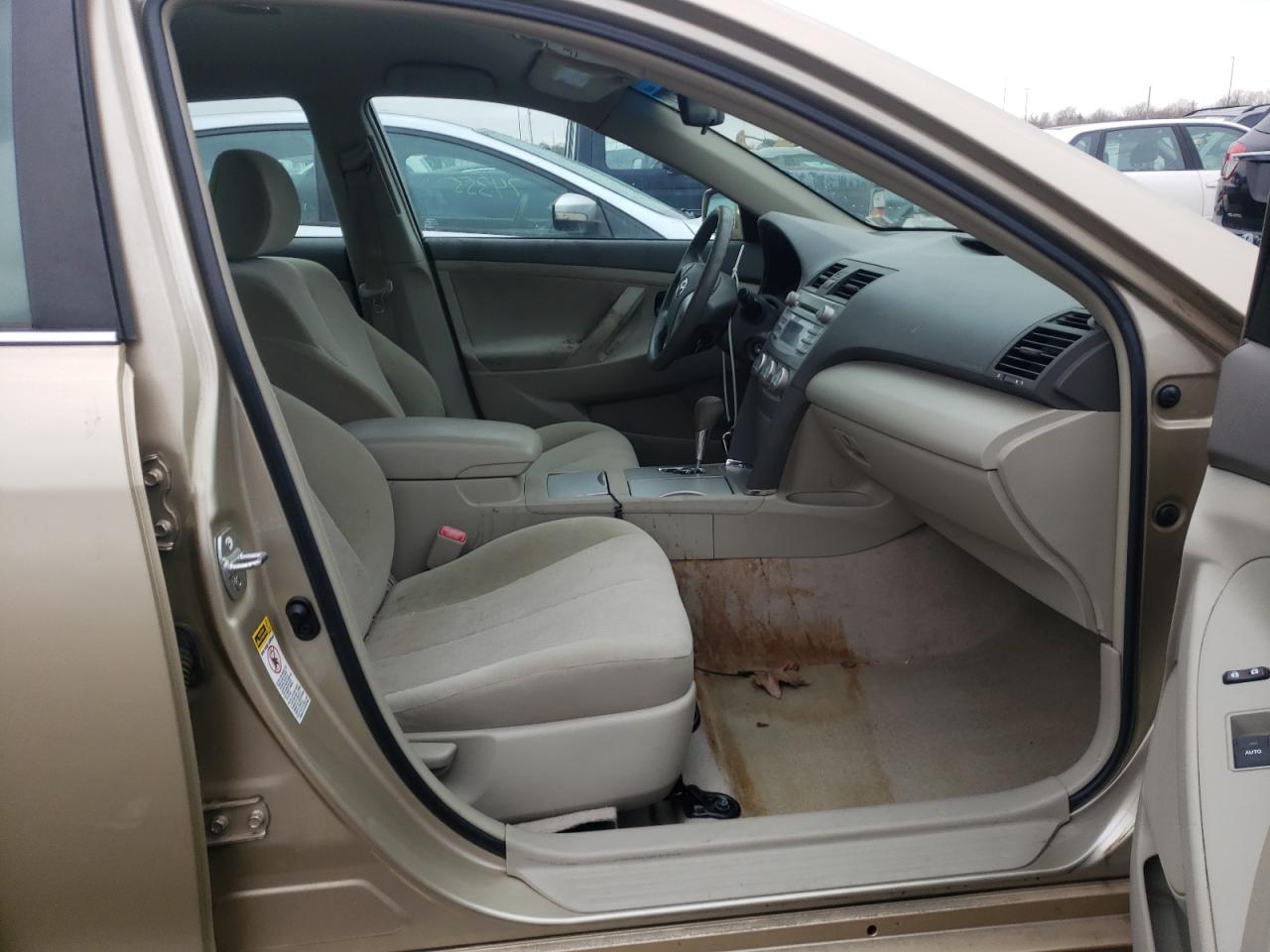 Photo 5 from auction – 2011 TOYOTA CAMRY BASE with VIN 4T1BF3EK4BU119986
