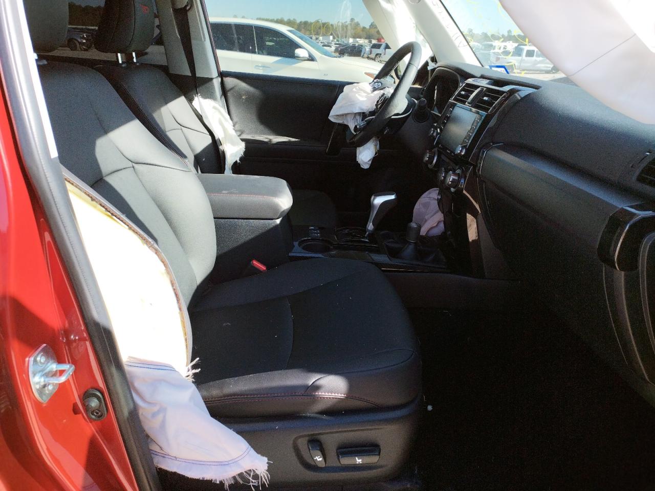 Photo 5 from auction – 2022 TOYOTA 4RUNNER SR with VIN JTERU5JRXN6021931