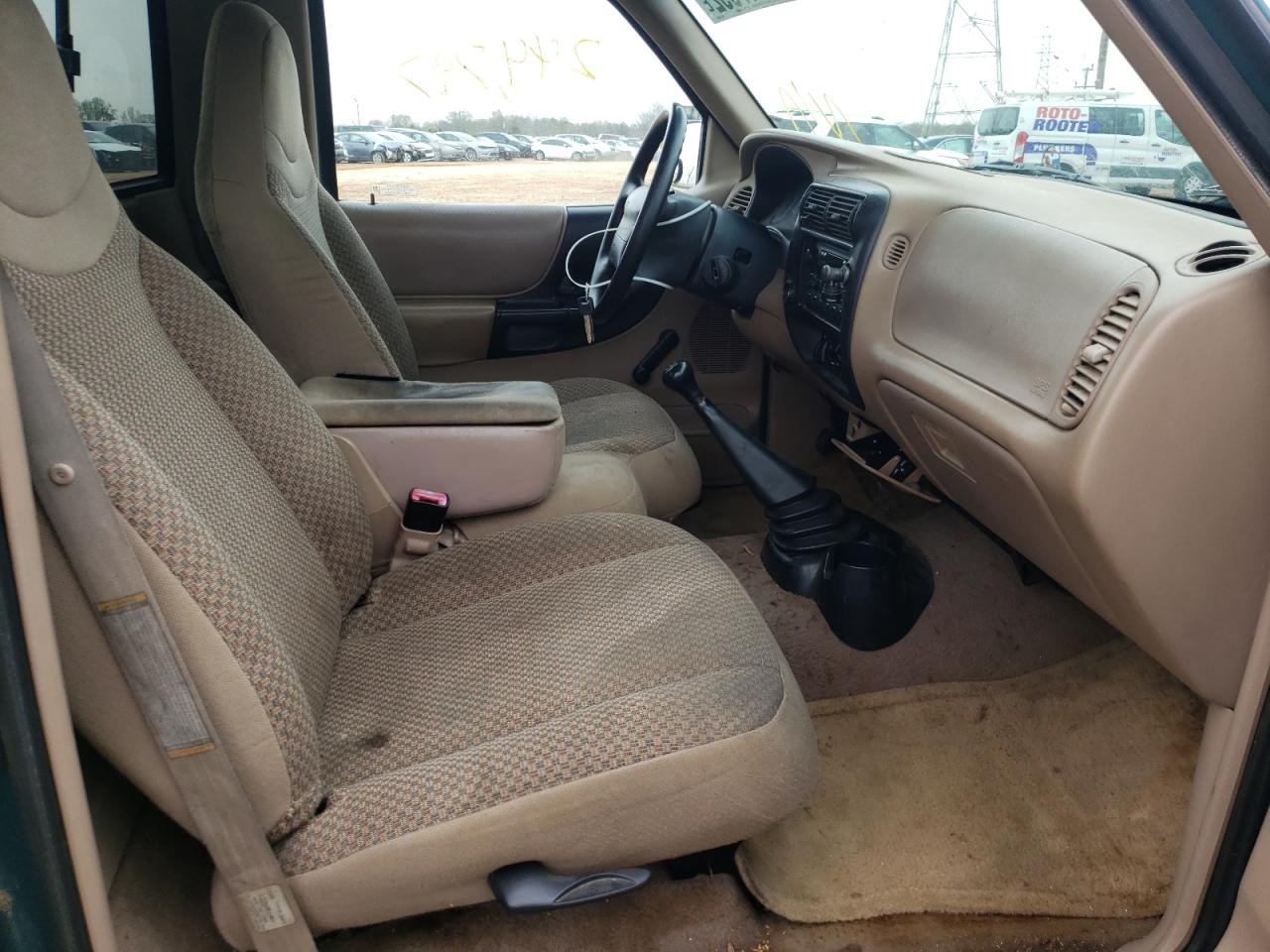 Photo 5 from auction – 1998 FORD RANGER with VIN 1FTYR10C2WUB88398