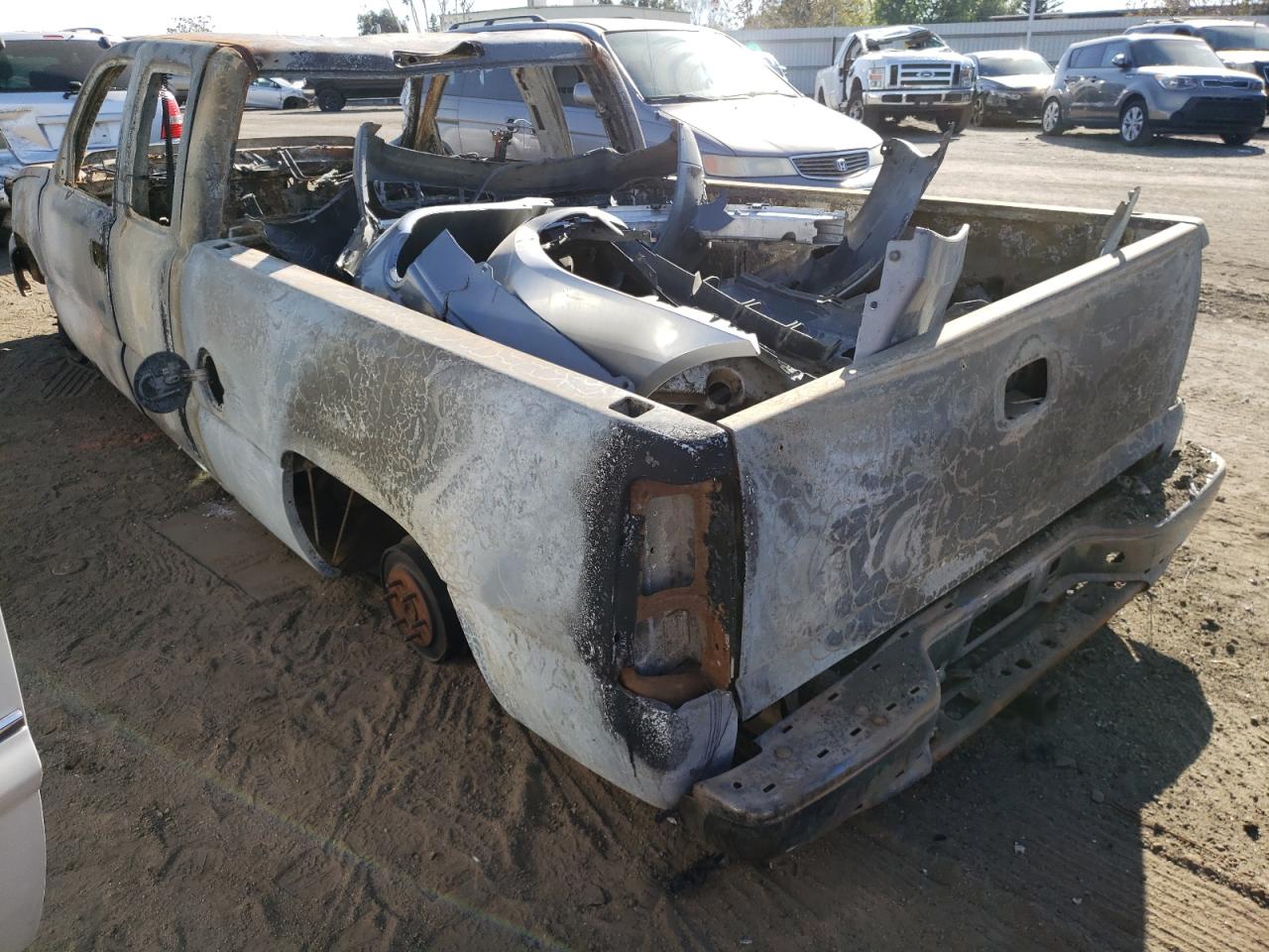 Photo 3 from auction – 2006 CHEVROLET SILVERADO with VIN 1GCEC19VX6Z155886