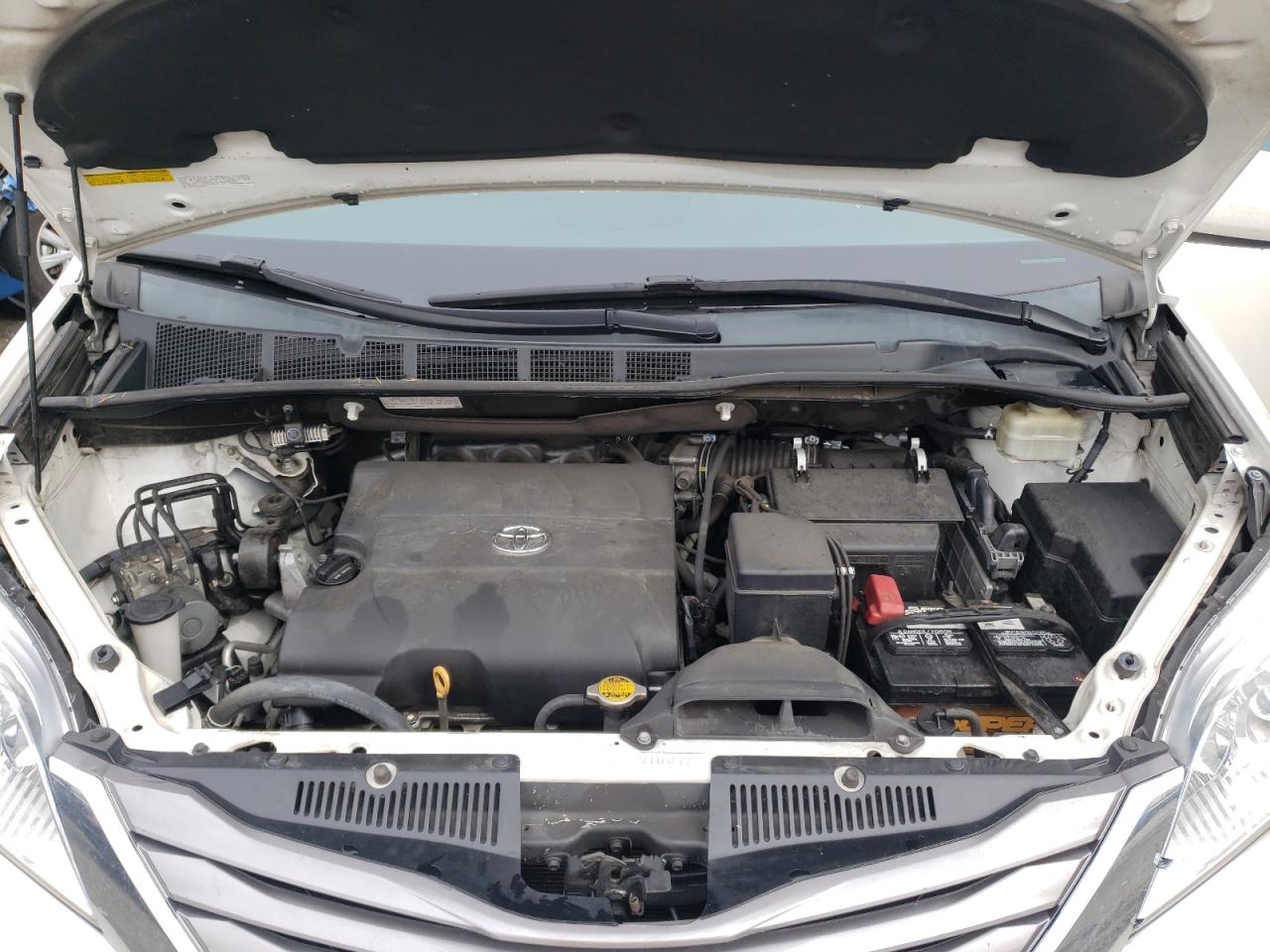 Photo 7 from auction – 2016 TOYOTA SIENNA XLE with VIN 5TDDK3DC3GS129732
