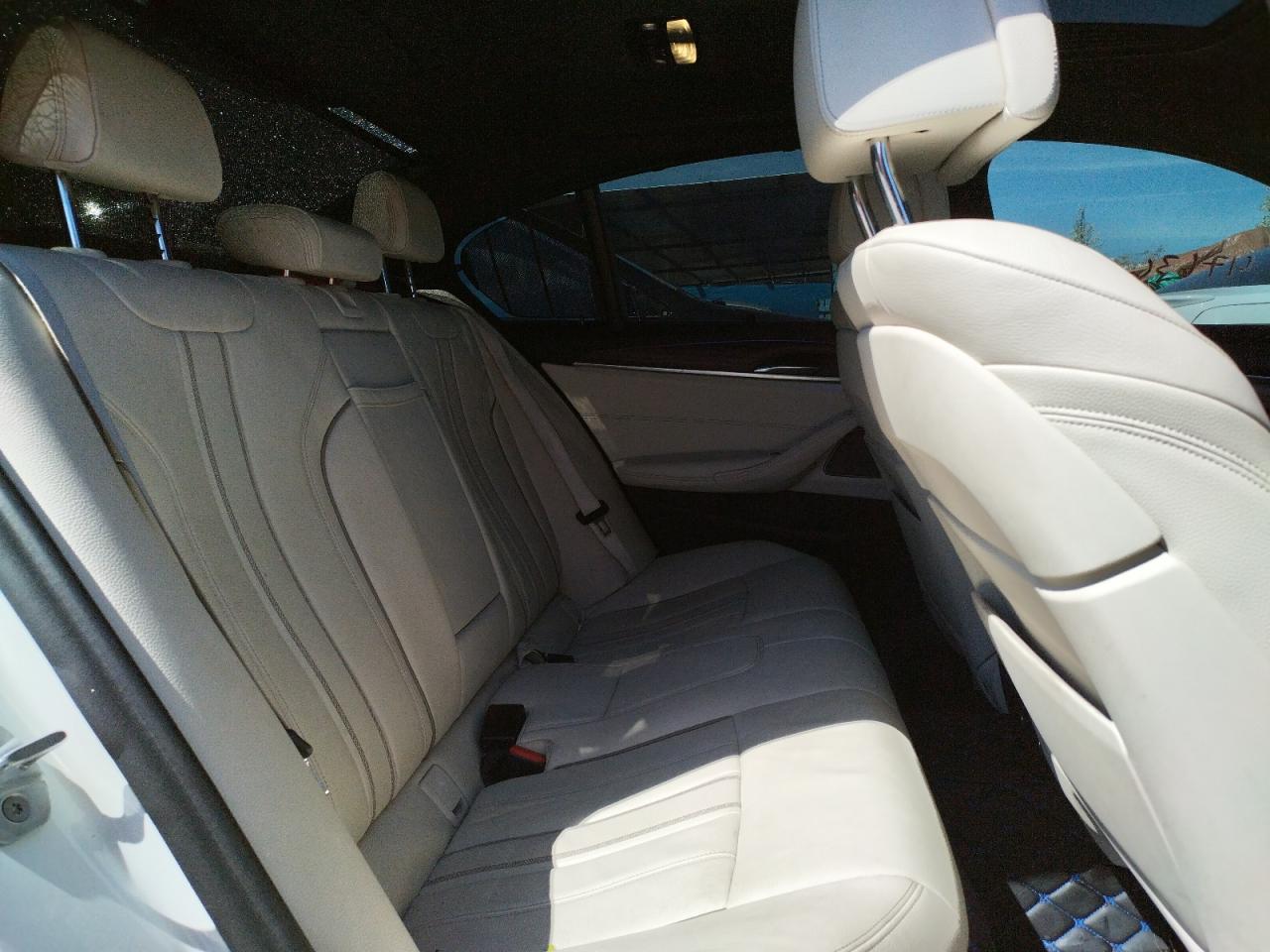 Photo 6 from auction – 2018 BMW 530E with VIN WBAJA9C50JB033886