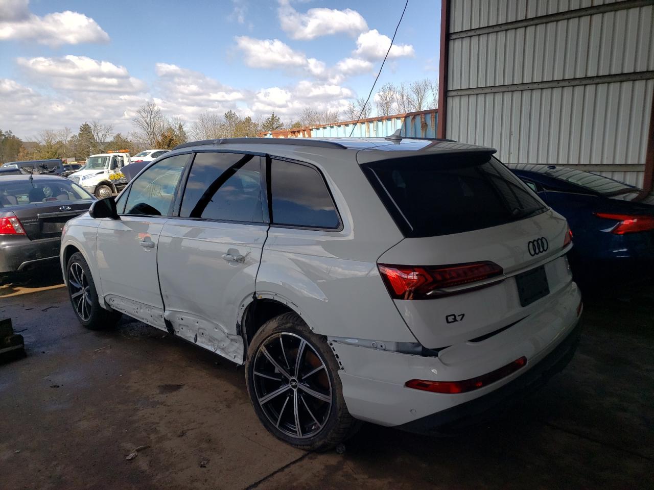 Photo 3 from auction – 2021 AUDI Q7 PREMIUM with VIN WA1LXAF72MD027325