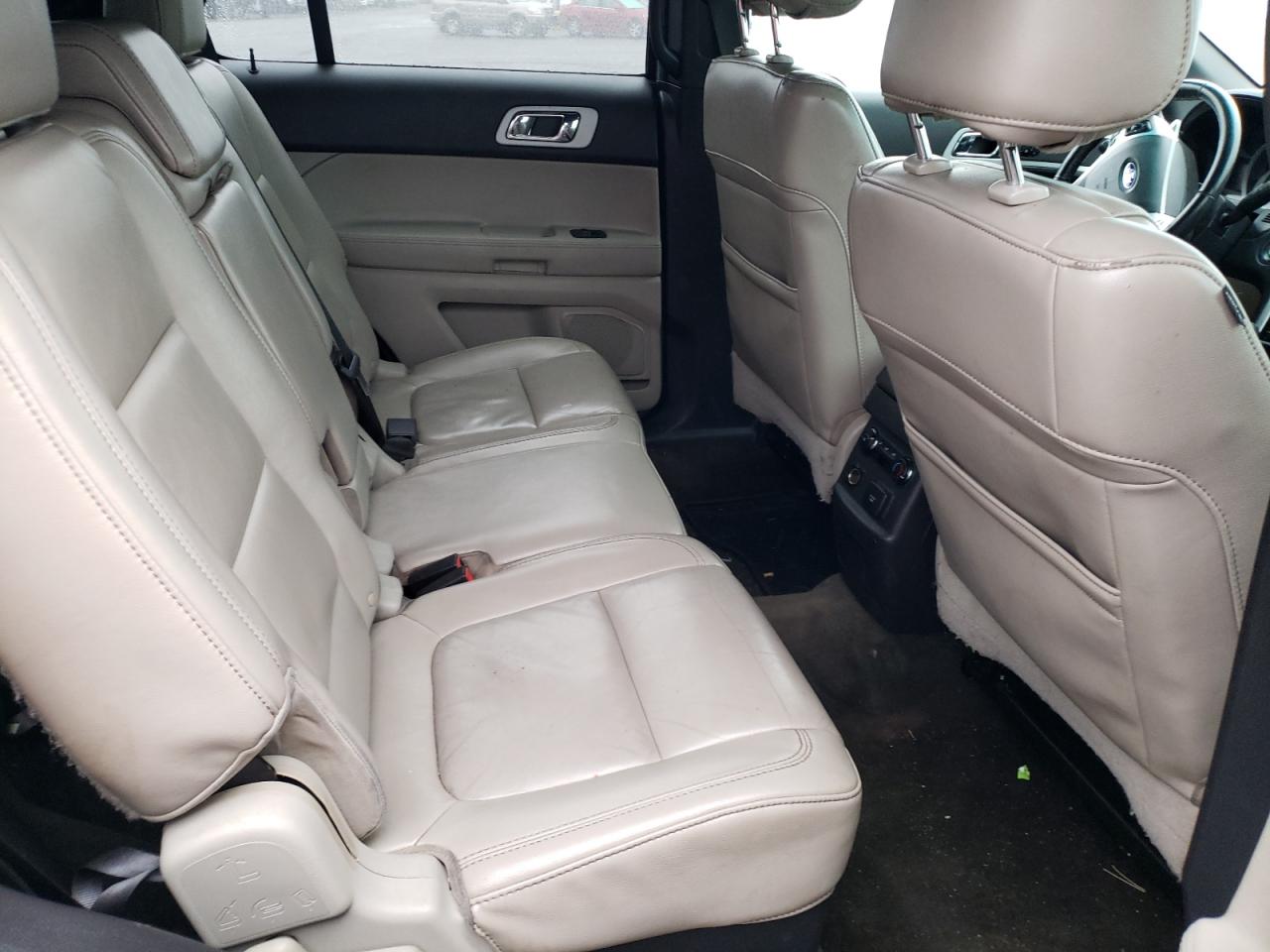 Photo 6 from auction – 2011 FORD EXPLORER L with VIN 1FMHK8F8XBGA75805