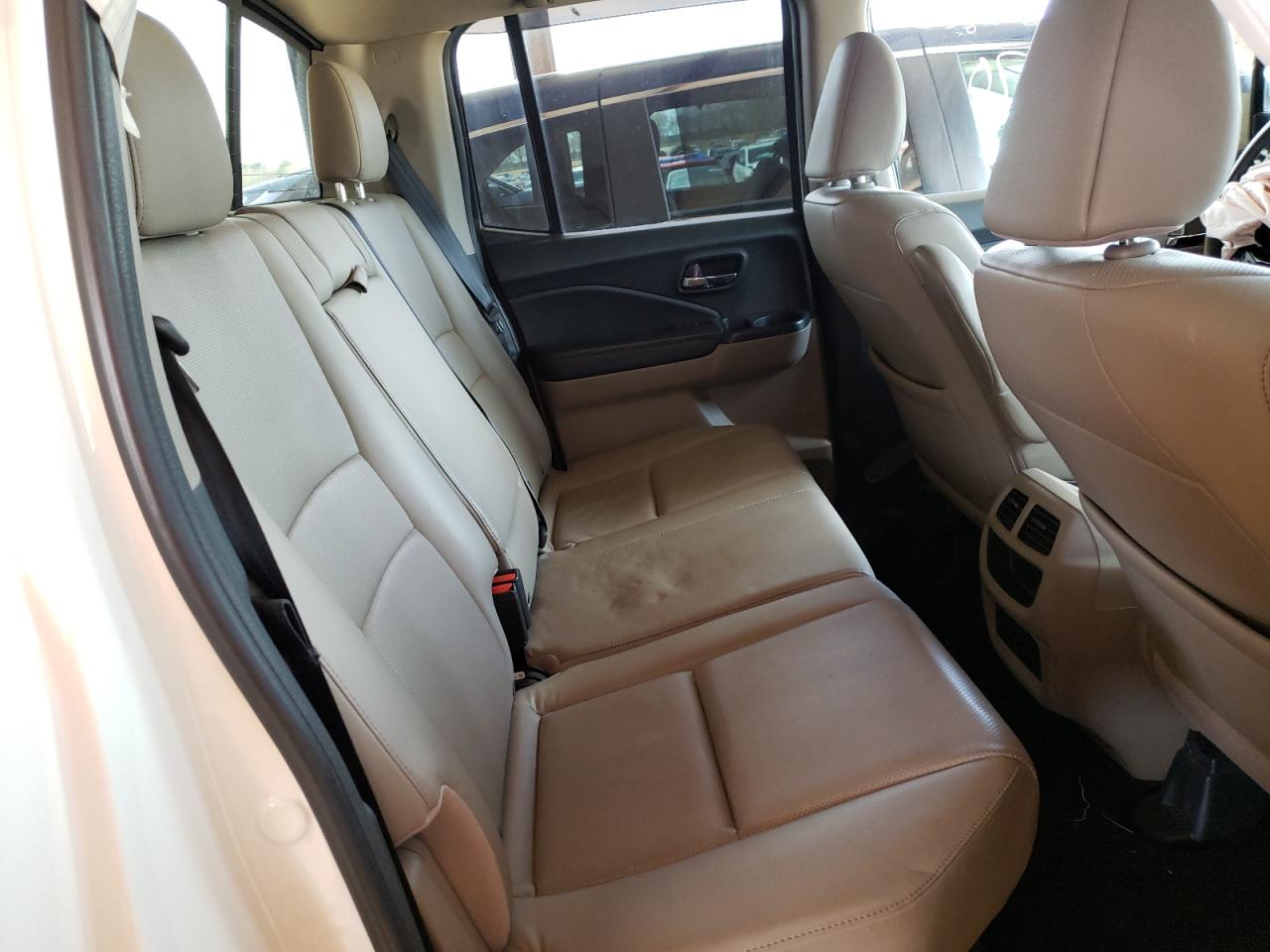 Photo 6 from auction – 2017 HONDA RIDGELINE with VIN 5FPYK3F70HB002919