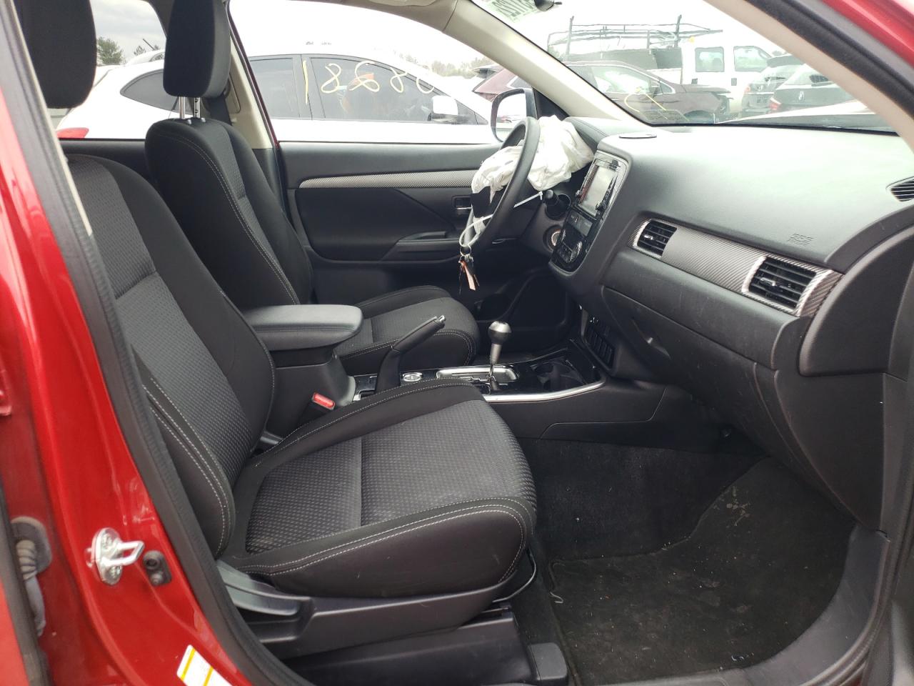 Photo 5 from auction – 2018 MITSUBISHI OUTLANDER with VIN JA4AZ3A30JZ070562