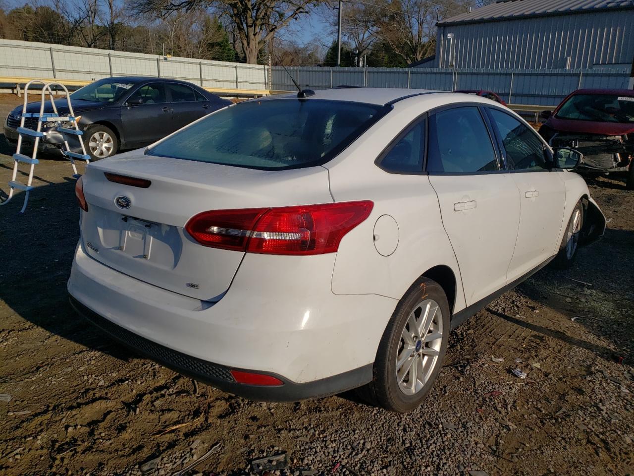 Photo 4 from auction – 2016 FORD FOCUS SE with VIN 1FADP3F20GL285370