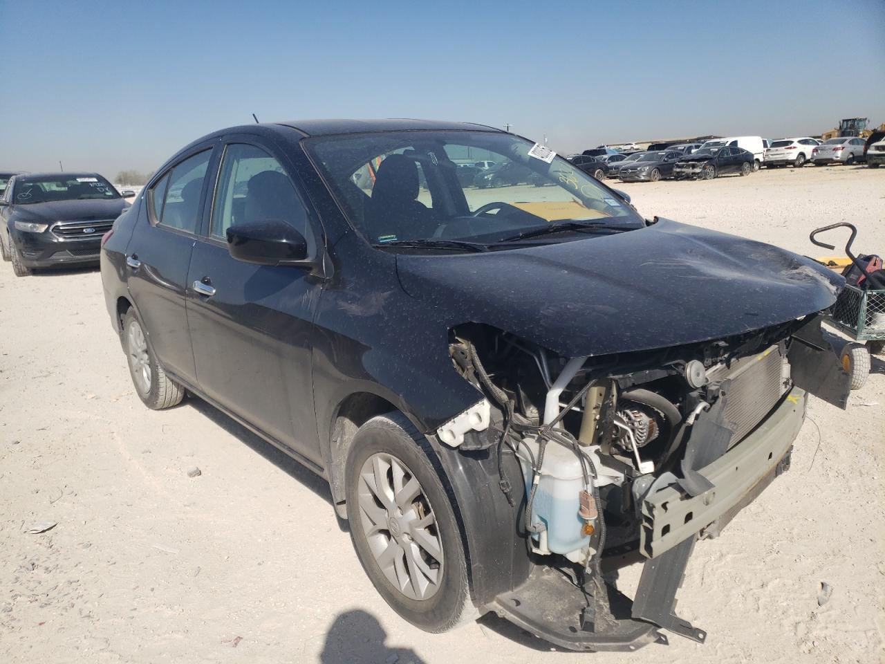 NISSAN VERSA S 2017 مع رقم تعريف المركبة 3N1CN7AP1HL892053 - صورة من المزاد