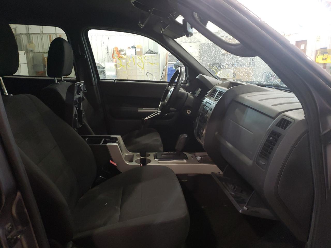 Photo 5 from auction – 2010 FORD ESCAPE XLT with VIN 1FMCU9DG2AKA85437