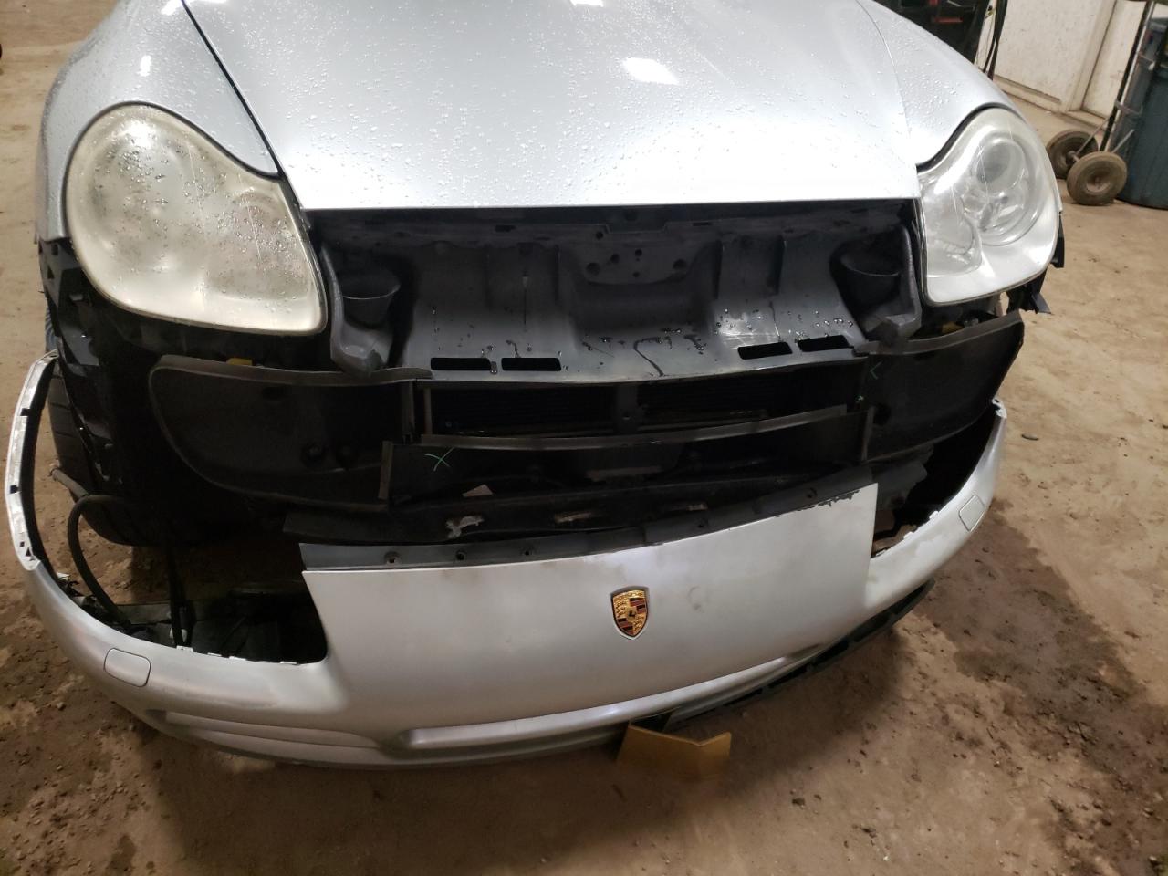 Photo 9 from auction – 2004 PORSCHE CAYENNE S with VIN WP1AB29PX4LA71462
