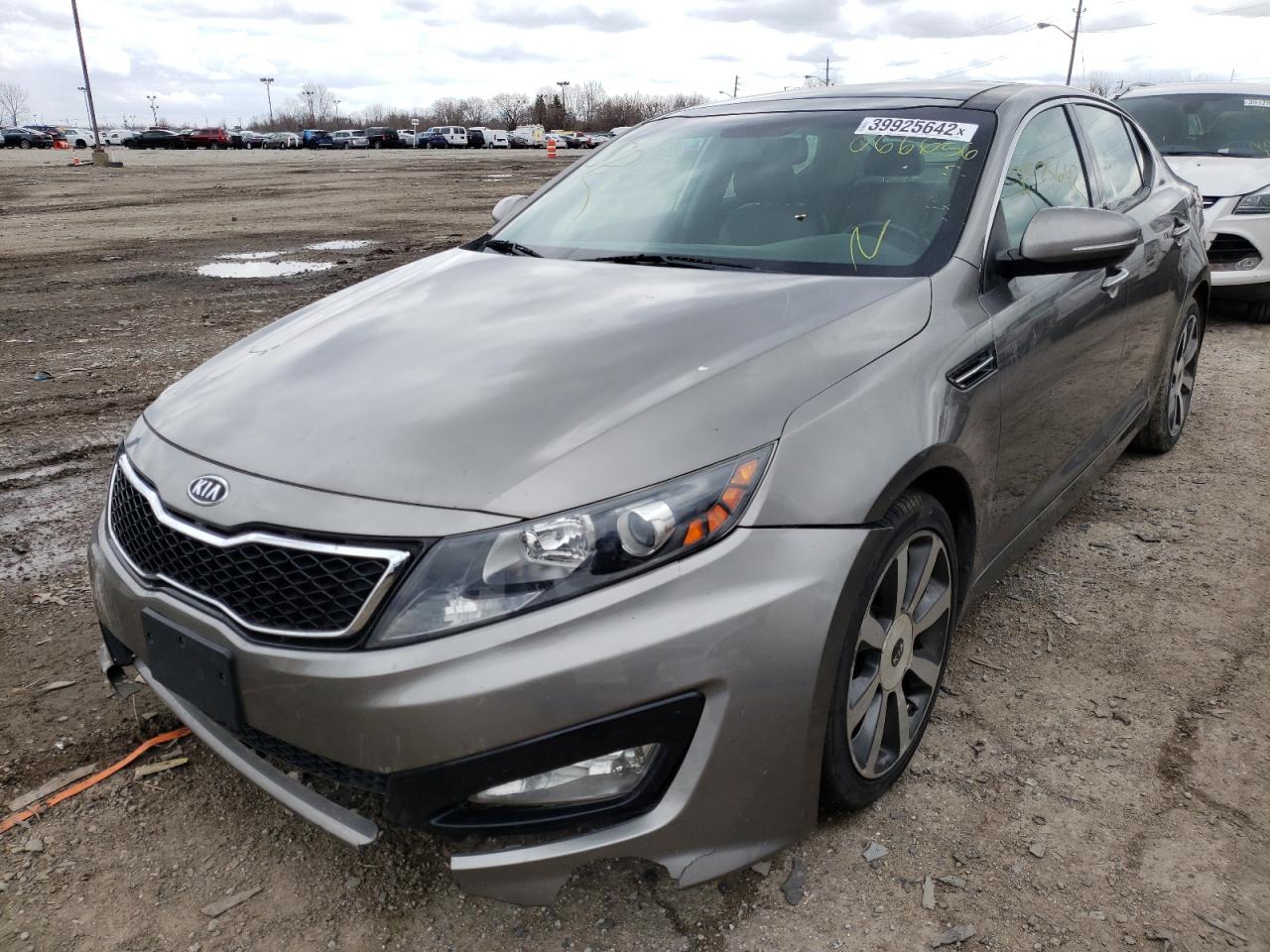 Foto 2 de la subasta – 2012 KIA OPTIMA SX con VIN 5XXGR4A63CG066656